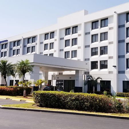 Holiday Inn Express Hotel & Suites Miami - Hialeah By Ihg Экстерьер фото