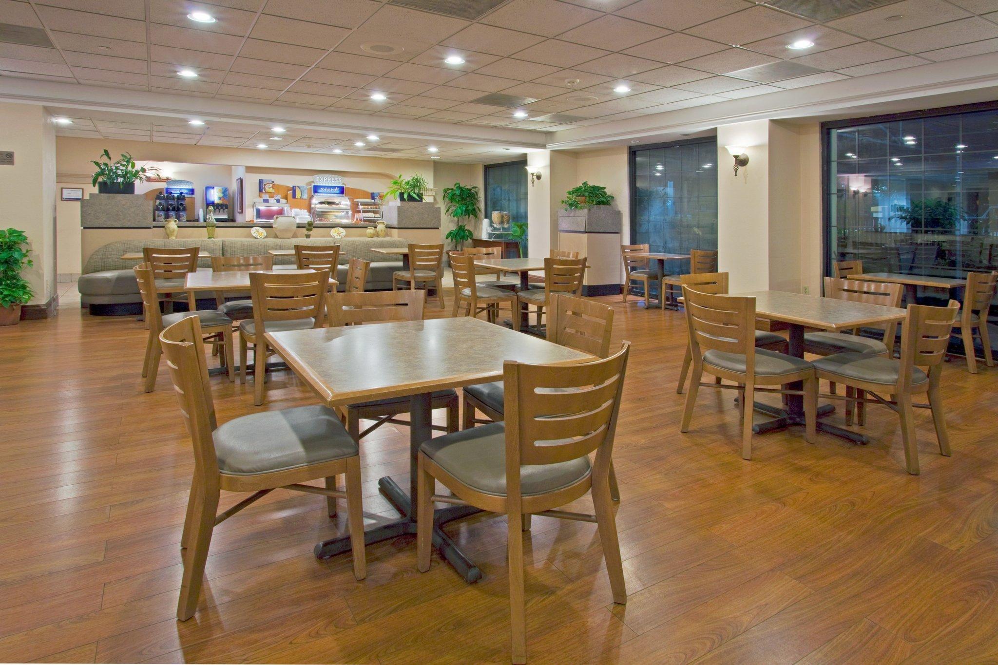 Holiday Inn Express Hotel & Suites Miami - Hialeah By Ihg Экстерьер фото