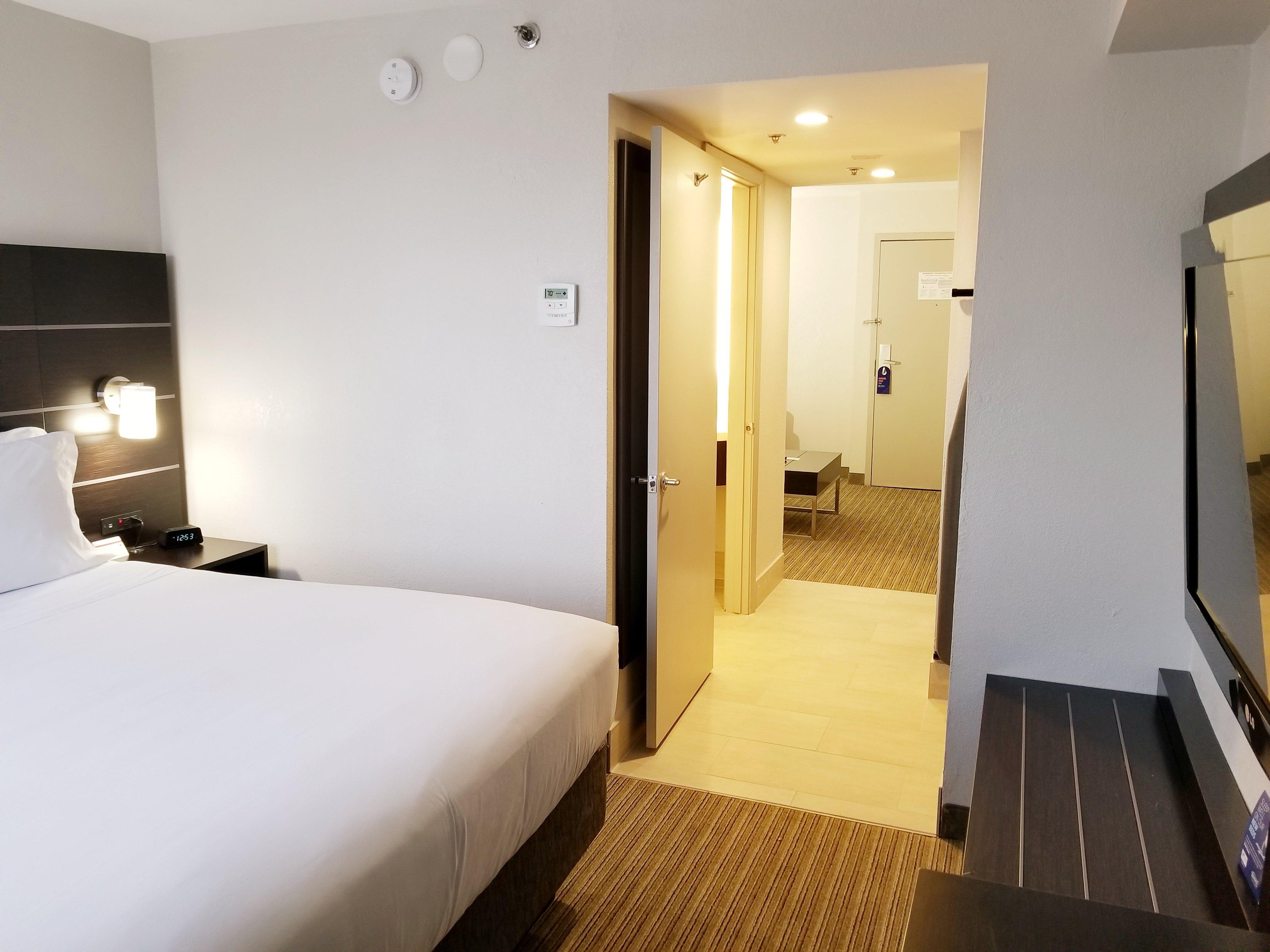 Holiday Inn Express Hotel & Suites Miami - Hialeah By Ihg Экстерьер фото