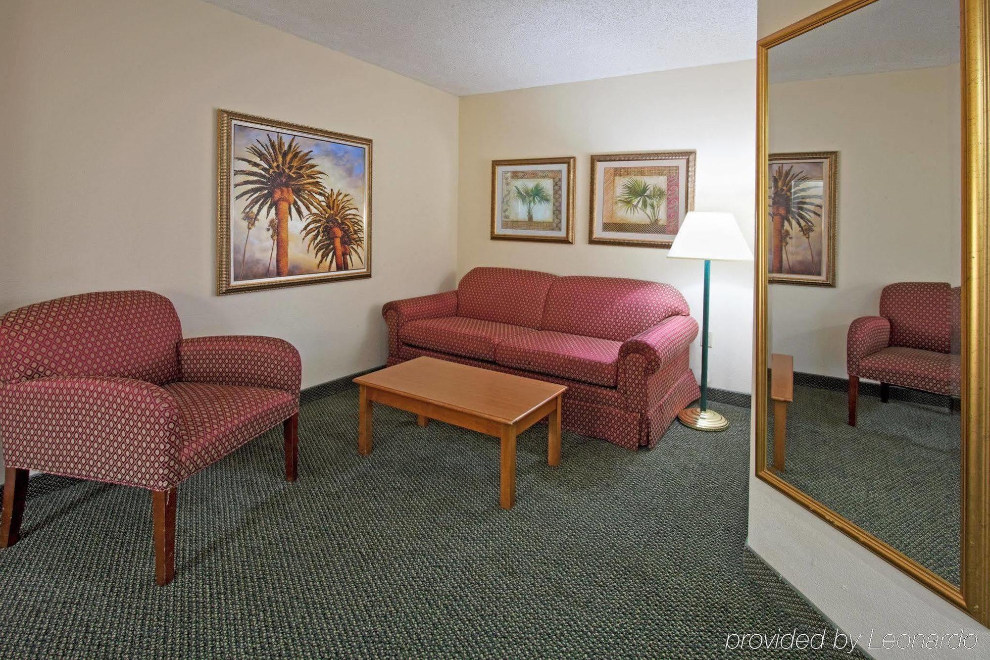 Holiday Inn Express Hotel & Suites Miami - Hialeah By Ihg Экстерьер фото