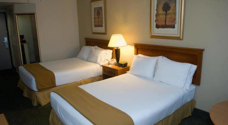 Holiday Inn Express Hotel & Suites Miami - Hialeah By Ihg Экстерьер фото
